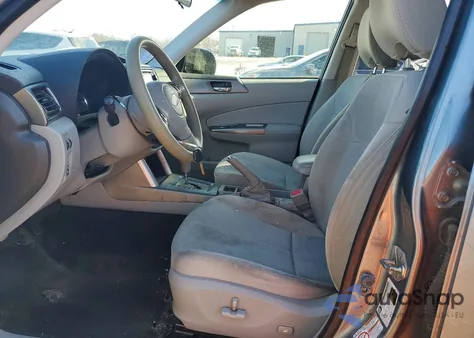 2013 Subaru Forester 2.5X Premium z USA, uszkodzony, nr VIN JF2SHACC3DH434449